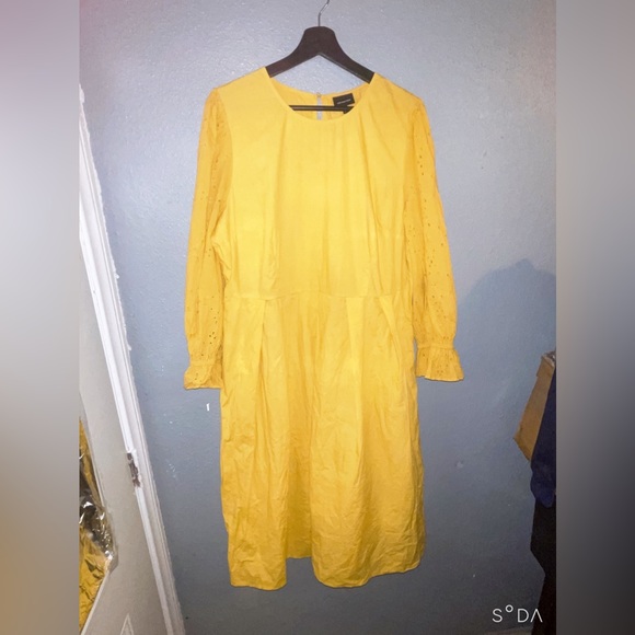 Who what wear yellow dress size X-Large leave has handmade flower not new long. - Picture 5 of 12